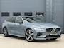 Volvo V60 T6 Plug-in AWD Ultimate Dark|Long|360|B&W|Pano|HuD|Trekhaak