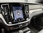 Volvo V60 T6 Plug-in AWD Ultimate Dark|Long|360|B&W|Pano|HuD|Trekhaak
