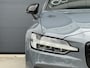 Volvo V60 T6 Plug-in AWD Ultimate Dark|Long|360|B&W|Pano|HuD|Trekhaak
