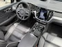 Volvo V60 T6 Plug-in AWD Ultimate Dark|Long|360|B&W|Pano|HuD|Trekhaak