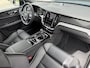 Volvo V60 T6 Plug-in AWD Ultimate Dark|Long|360|B&W|Pano|HuD|Trekhaak