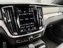 Volvo V60 T6 Plug-in AWD Ultimate Dark|Long|360|B&W|Pano|HuD|Trekhaak