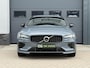 Volvo V60 T6 Plug-in AWD Ultimate Dark|Long|360|B&W|Pano|HuD|Trekhaak