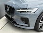 Volvo V60 T6 Plug-in AWD Ultimate Dark|Long|360|B&W|Pano|HuD|Trekhaak