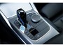 BMW i4 eDrive40 84 kWh | High Executive | M Sportpakket | 19" LM Velgen | Elektrisch verstelbare stoelen | Head-Up Display | Harman Kardon | Achteruitrijcamera | Stoel & Stuurwielverwarming | Comfort Access |