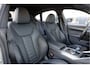 BMW i4 eDrive40 84 kWh | High Executive | M Sportpakket | 19" LM Velgen | Elektrisch verstelbare stoelen | Head-Up Display | Harman Kardon | Achteruitrijcamera | Stoel & Stuurwielverwarming | Comfort Access |