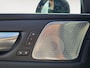 Volvo XC60 2.0 T8 Plug-in hybrid AWD Ultra Dark | Luchtvering | Bowers & Wilkins sound | Trekhaak | Massagefunctie |