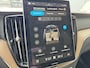 Volvo XC60 2.0 T8 Plug-in hybrid AWD Ultra Dark | Luchtvering | Bowers & Wilkins sound | Trekhaak | Massagefunctie |
