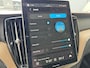 Volvo XC60 2.0 T8 Plug-in hybrid AWD Ultra Dark | Luchtvering | Bowers & Wilkins sound | Trekhaak | Massagefunctie |