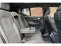 Volvo EX40 Single Motor Ext. Range Ultra Bl. Ed. Eur.| 82 kWh Panoramisch schuif-/ kanteldak | Elektrische voorstoelen met geheugenfunctie | Harman Kardon | Extra getint glas | Stoel-/ stuurwielverwarming | Driver assist | 20 inch. lichtmetalen velgen | verwarmde achterbank