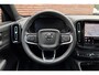 Volvo EX40 Single Motor Ext. Range Ultra Bl. Ed. Eur.| 82 kWh Panoramisch schuif-/ kanteldak | Elektrische voorstoelen met geheugenfunctie | Harman Kardon | Extra getint glas | Stoel-/ stuurwielverwarming | Driver assist | 20 inch. lichtmetalen velgen | verwarmde achterbank
