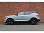 Volvo EX40 Single Motor Ext. Range Ultra Bl. Ed. Eur.| 82 kWh Panoramisch schuif-/ kanteldak | Elektrische voorstoelen met geheugenfunctie | Harman Kardon | Extra getint glas | Stoel-/ stuurwielverwarming | Driver assist | 20 inch. lichtmetalen velgen | verwarmde achterbank