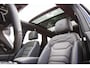 Volkswagen Touareg R 3.0 TSI eHybrid 462pk 4MOTION | Panoramadak | Luchtvering | Servosluiting | Trekhaak | Leder Pakket | 22'' Velgen