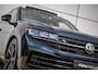 Volkswagen Touareg R 3.0 TSI eHybrid 462pk 4MOTION | Panoramadak | Luchtvering | Servosluiting | Trekhaak | Leder Pakket | 22'' Velgen