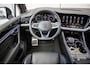 Volkswagen Touareg R 3.0 TSI eHybrid 462pk 4MOTION | Panoramadak | Luchtvering | Servosluiting | Trekhaak | Leder Pakket | 22'' Velgen
