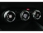 Renault Captur 1.6 E-Tech Plug-in Hybrid 160 Initiale Paris | Trekhaak | ACC | Bose Audio | Elektr. Verw. Voorstoelen |
