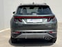 Hyundai Tucson 1.6 T-GDI HEV Comfort 4WD / Fabrieksgarantie tot 05-2028 / Automaat / Uniek 4WD / Dealer onderhouden / Navigatie / Apple Carplay Android / Stuur- & stoelverwarming / Elektrische klep / 17" LM wielen /