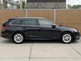 Skoda Octavia Combi 1.5 e-TSI Business Edition Plus Automaat | Adaptieve cruise control | Elektrisch bedienbare achterklep | Stoelverwarming | LED verlichting | Climate control | Parkeersensoren voor en achter