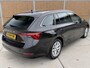 Skoda Octavia Combi 1.5 e-TSI Business Edition Plus Automaat | Adaptieve cruise control | Elektrisch bedienbare achterklep | Stoelverwarming | LED verlichting | Climate control | Parkeersensoren voor en achter