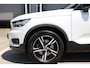Volvo XC40 T4 R-Design | Panoramadak | Adaptieve cruise control | Achteruitrijcamera | Elektrische achterklep | Keyless | DAB+ | Elektrische voorstoelen | Harman/Kardon Premium Geluidssysteem