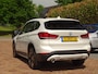 BMW X1 sDrive20i ParelWeiss | Full Options | HUD | NavPro | Stoelverw | All wheater | Uniek