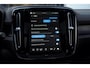 Volvo EX40 252PK Automaat Ext. Range Ultra Black Edition / Adaptieve koplampen / Panoramadak / 360 Camera / Apple carplay / Android auto / Elektrisch bedienbare voorstoelen / Pilot assist / Adaptive cruise control / Harman kardon audio / Stoelverwarming voor / Warmtepomp