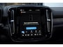 Volvo EX40 252PK Automaat Ext. Range Ultra Black Edition / Adaptieve koplampen / Panoramadak / 360 Camera / Apple carplay / Android auto / Elektrisch bedienbare voorstoelen / Pilot assist / Adaptive cruise control / Harman kardon audio / Stoelverwarming voor / Warmtepomp