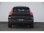 Volvo EX40 252PK Automaat Ext. Range Ultra Black Edition / Adaptieve koplampen / Panoramadak / 360 Camera / Apple carplay / Android auto / Elektrisch bedienbare voorstoelen / Pilot assist / Adaptive cruise control / Harman kardon audio / Stoelverwarming voor / Warmtepomp