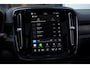 Volvo EX40 252PK Automaat Ext. Range Ultra Black Edition / Adaptieve koplampen / Panoramadak / 360 Camera / Apple carplay / Android auto / Elektrisch bedienbare voorstoelen / Pilot assist / Adaptive cruise control / Harman kardon audio / Stoelverwarming voor / Warmtepomp