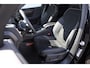 Volvo EX40 252PK Automaat Ext. Range Ultra Black Edition / Adaptieve koplampen / Panoramadak / 360 Camera / Apple carplay / Android auto / Elektrisch bedienbare voorstoelen / Pilot assist / Adaptive cruise control / Harman kardon audio / Stoelverwarming voor / Warmtepomp