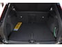 Volvo EX40 252PK Automaat Ext. Range Ultra Black Edition / Adaptieve koplampen / Panoramadak / 360 Camera / Apple carplay / Android auto / Elektrisch bedienbare voorstoelen / Pilot assist / Adaptive cruise control / Harman kardon audio / Stoelverwarming voor / Warmtepomp