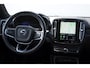 Volvo EX40 252PK Automaat Ext. Range Ultra Black Edition / Adaptieve koplampen / Panoramadak / 360 Camera / Apple carplay / Android auto / Elektrisch bedienbare voorstoelen / Pilot assist / Adaptive cruise control / Harman kardon audio / Stoelverwarming voor / Warmtepomp