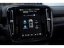 Volvo EX40 252PK Automaat Ext. Range Ultra Black Edition / Adaptieve koplampen / Panoramadak / 360 Camera / Apple carplay / Android auto / Elektrisch bedienbare voorstoelen / Pilot assist / Adaptive cruise control / Harman kardon audio / Stoelverwarming voor / Warmtepomp