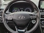 Hyundai Kona 1.6 GDI HEV Premium / Dealer onderhouden / Head Up Display / Adaptief cruise control / Achteruitrijcamera / Trekgewicht 1300 kg / Stuur- & Stoelverwarming / Stoelventilatie / Keyless Entry/Start / Krell audio systeem / Draadloze telefoon lader /
