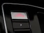 Volkswagen Golf 1.5 eHybrid GTE | SoH 100% | Panoramadak | Head-up display | Achteruitrijcamera | Black Style | Matrix LED verlichting | Adaptieve cruise control | Navigatie | Sfeerverlichting |