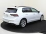 Volkswagen Golf 1.5 eHybrid GTE | SoH 100% | Panoramadak | Head-up display | Achteruitrijcamera | Black Style | Matrix LED verlichting | Adaptieve cruise control | Navigatie | Sfeerverlichting |