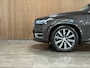 Volvo XC90 T8 AWD Recharge Plus Bright | Luchtvering | 360° Camera | Harman Kardon | 455pk | Adaptieve Cruise Control | Standkachel met Volvo On Call App | Stoelverwarming voor+achter | Stuurwielverwarming | Schuifdak | Google Infotainment | Full LED Meesturende koplampen | Pilot Assist | BLIS Dode Hoek Detectie | Elektrische voorstoelen geheugen | Lederen bekleding | Zitting verlenging voorstoelen | Lederen dashboard | 20 Inch | Keyless Drive | Parkeersensoren voor+achter | Privacy Glass | Elektrisch bedienbare achterklep | 7-Persoons | 4-Zone Climate Control | Geïntegreerde zongordijnen achterportieren | Verlichte instaplijsten | Geintegreerd kinderzitje achterin | Draadloos telefoon opladen | DAB Radio | Apple Carplay/Android Auto | Volvo On Call met mobiele App functie | Platinum Grey Metallic |