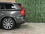 Volvo XC90 T8 AWD Recharge Plus Bright | Luchtvering | 360° Camera | Harman Kardon | 455pk | Adaptieve Cruise Control | Standkachel met Volvo On Call App | Stoelverwarming voor+achter | Stuurwielverwarming | Schuifdak | Google Infotainment | Full LED Meesturende koplampen | Pilot Assist | BLIS Dode Hoek Detectie | Elektrische voorstoelen geheugen | Lederen bekleding | Zitting verlenging voorstoelen | Lederen dashboard | 20 Inch | Keyless Drive | Parkeersensoren voor+achter | Privacy Glass | Elektrisch bedienbare achterklep | 7-Persoons | 4-Zone Climate Control | Geïntegreerde zongordijnen achterportieren | Verlichte instaplijsten | Geintegreerd kinderzitje achterin | Draadloos telefoon opladen | DAB Radio | Apple Carplay/Android Auto | Volvo On Call met mobiele App functie | Platinum Grey Metallic |
