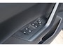 Volkswagen Taigo 1.0 TSI Life Business Automaat | Panoramadak | Stoelverwarming | IQ Light | Active Info Display | 17 Inch | Apple Carplay / Android Auto