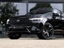 Volvo XC60 T6 AWD Ultra Black Edition | NIEUW | Pano | Getint glas | 21'' dubbelspaaks zwarte velgen