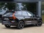 Volvo XC60 T6 AWD Ultra Black Edition | NIEUW | Pano | Getint glas | 21'' dubbelspaaks zwarte velgen