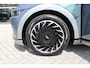 Hyundai Ioniq 5 Lounge AWD 77.4 kWh | Afneembare trekhaak | Panoramadak | 360 Graden camera | | Achterbank in delen neerklapbaar | Achterstoelen elektrisch verstelbaar | Achterstoelen verwarmd