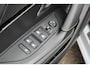 Peugeot e-2008 EV GT 54 kWh | Navigatie | Panorama/schuifdak | Fase 3 laden | SOH 95% | Camera voor + achter | 18 Inch LMV |