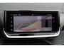 Peugeot e-2008 EV GT 54 kWh | Navigatie | Panorama/schuifdak | Fase 3 laden | SOH 95% | Camera voor + achter | 18 Inch LMV |