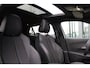 Peugeot e-2008 EV GT 54 kWh | Navigatie | Panorama/schuifdak | Fase 3 laden | SOH 95% | Camera voor + achter | 18 Inch LMV |