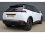 Peugeot e-2008 EV GT 54 kWh | Navigatie | Panorama/schuifdak | Fase 3 laden | SOH 95% | Camera voor + achter | 18 Inch LMV |