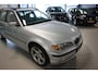 BMW 3-Serie Touring 330i AUT / SPORT INTERIEUR / TOP KWALITEIT ! ! !