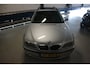 BMW 3-Serie Touring 330i AUT / SPORT INTERIEUR / TOP KWALITEIT ! ! !