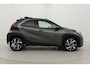 Toyota Aygo X 1.0 VVT-i MT Premium | Elektrisch vouwdak | Apple Carplay / Android Auto | JBL | LED | Stoelverwarming | Adaptive Cruise | Keyless | Clima | Parkeersensoren voor/achter | Camera | 18 inch