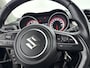 Suzuki Swift 1.2 Select Bi-Tone Navi | Metaallak | Stoelverwarming | Parkeercamera | LM-Velgen |